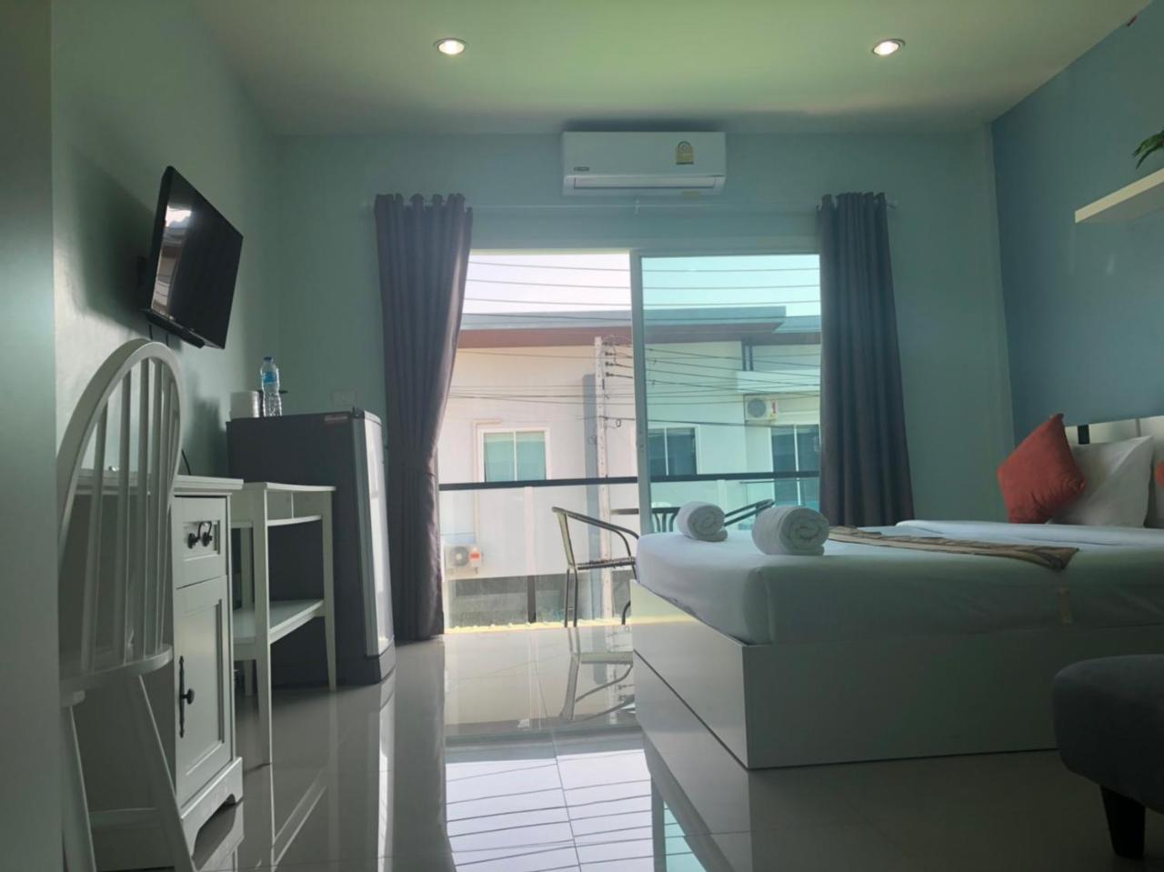 Khao Oat Airport Hotel Nai Yang Exterior photo