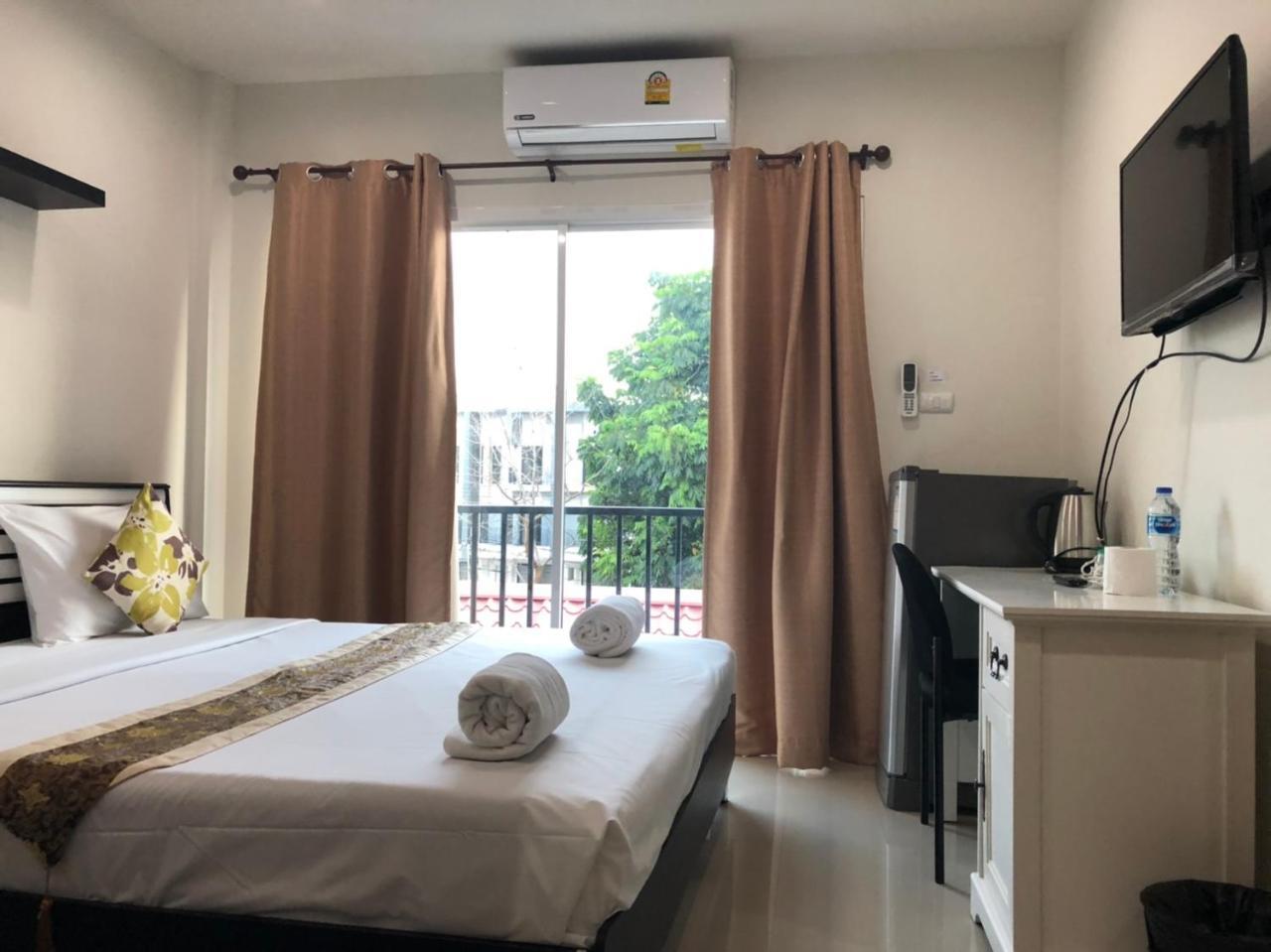 Khao Oat Airport Hotel Nai Yang Exterior photo